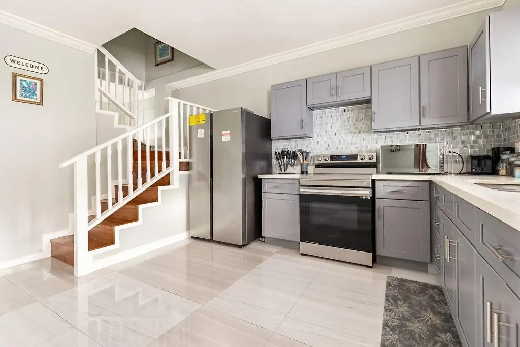 Charming Sea View Townhouse Apartment Montego Bay