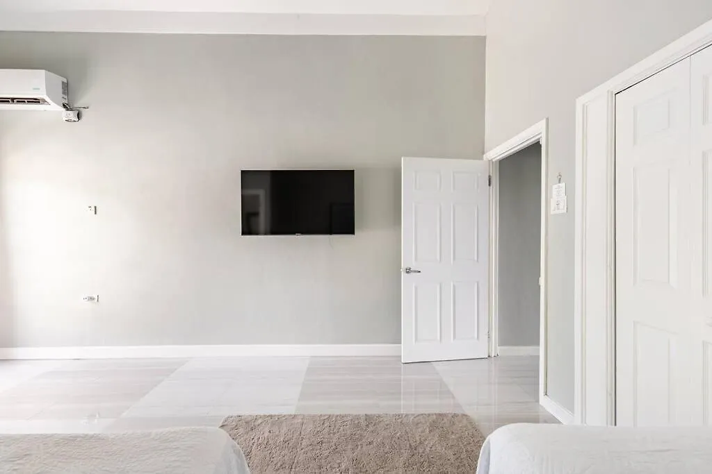 Charming Sea View Townhouse Apartment Montego Bay
