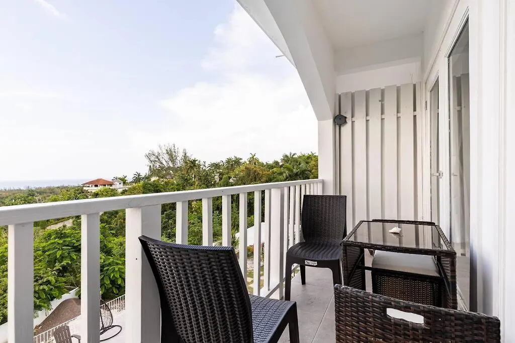 Charming Sea View Townhouse Apartment Montego Bay