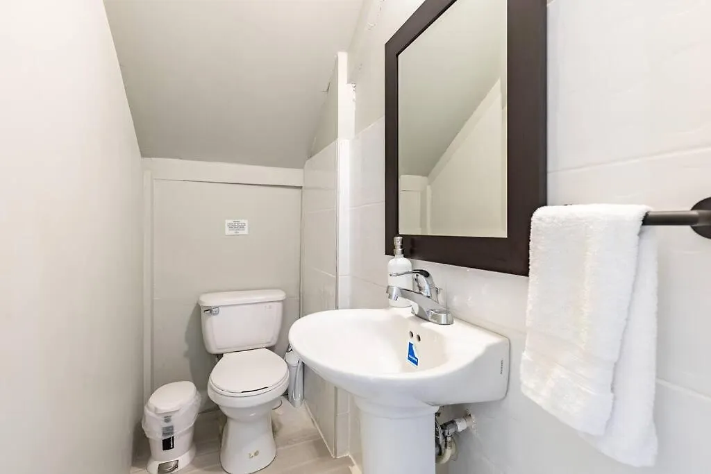 Charming Sea View Townhouse Apartment Montego Bay