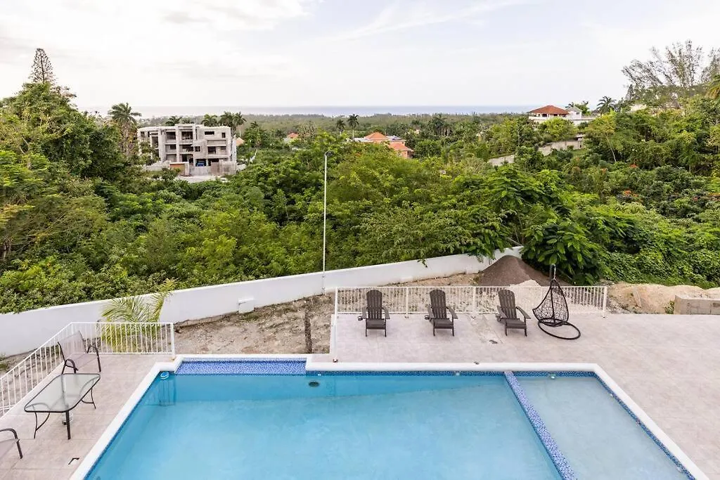 Charming Sea View Townhouse Apartment Montego Bay