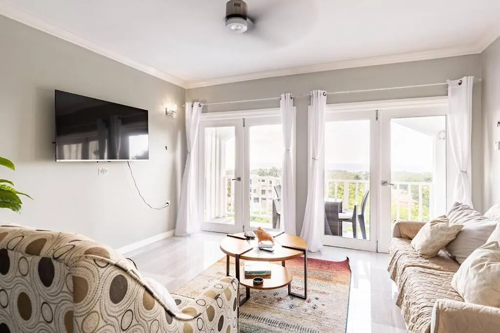 Charming Sea View Townhouse Apartment Montego Bay